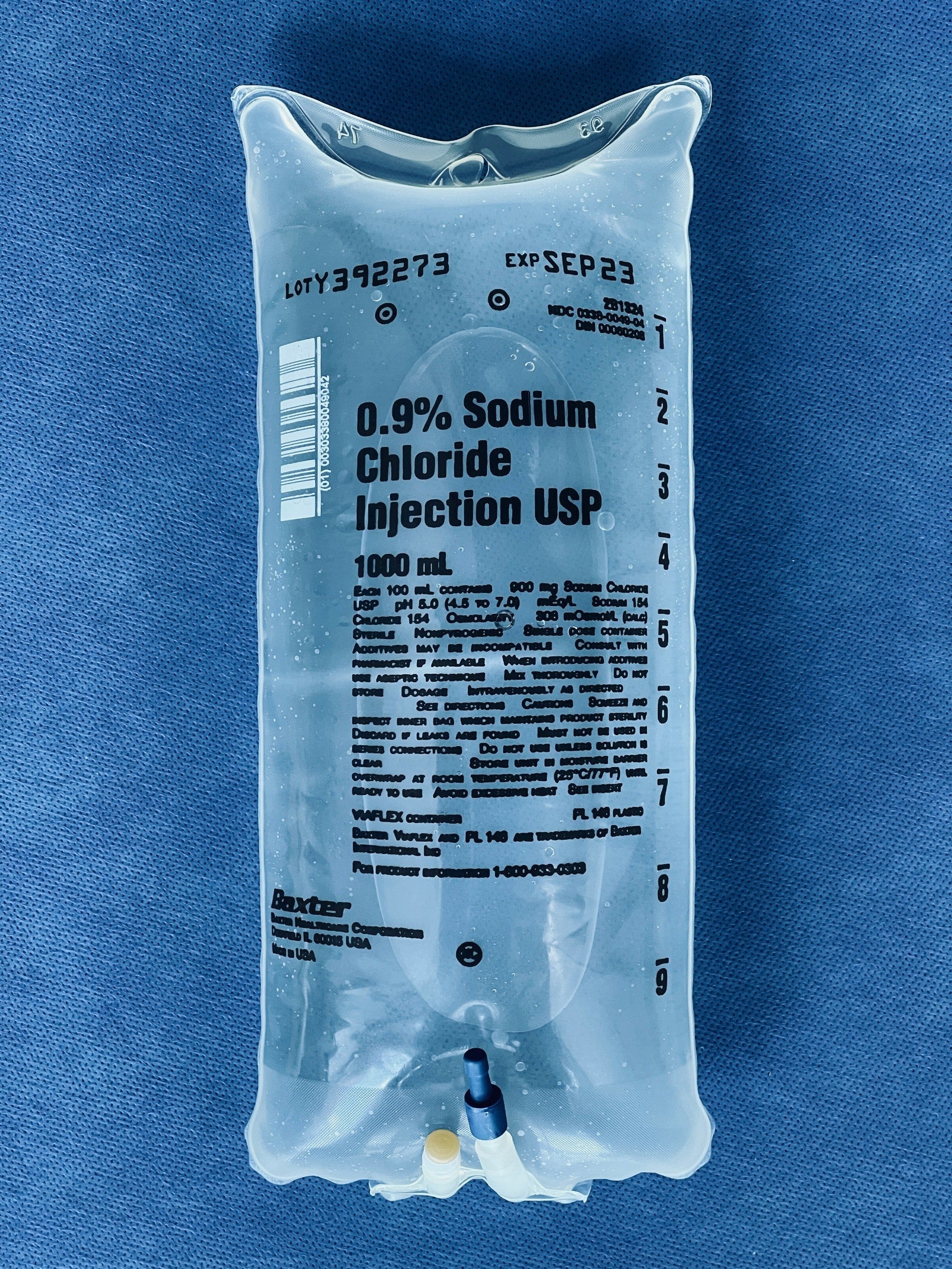 The saline bag hanging on the IV pole in emergency room at hospital.  19770571 Stock Photo at Vecteezy